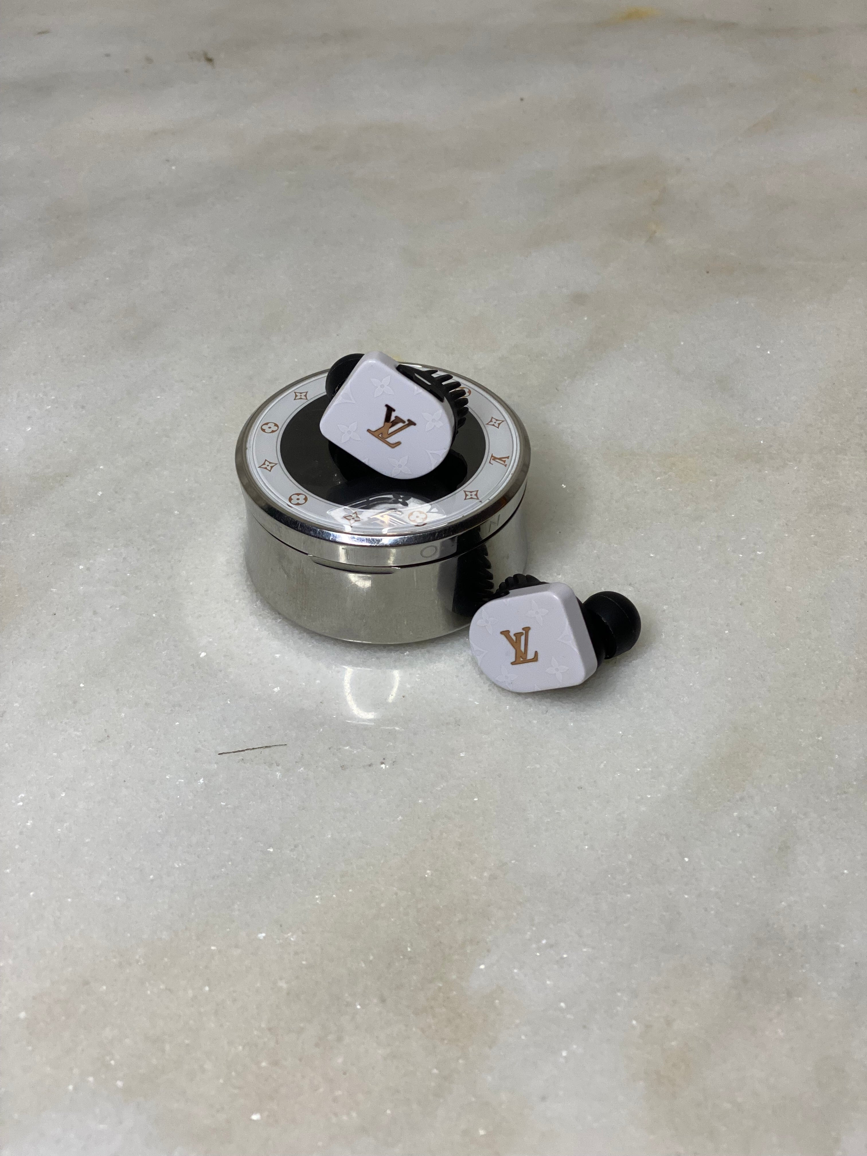 Louis Vuitton White Horizon Wireless Earphone