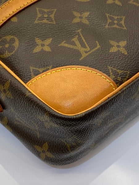 Louis Vuitton Monogram Trocadero 25 Crossbody Bag