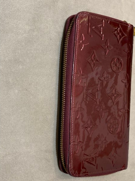 Louis Vuitton Burgundy Monogram Vernis Zippy Wallet