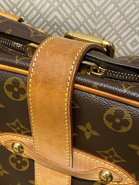 Louis Vuitton Monogram Manhattan MM Bag