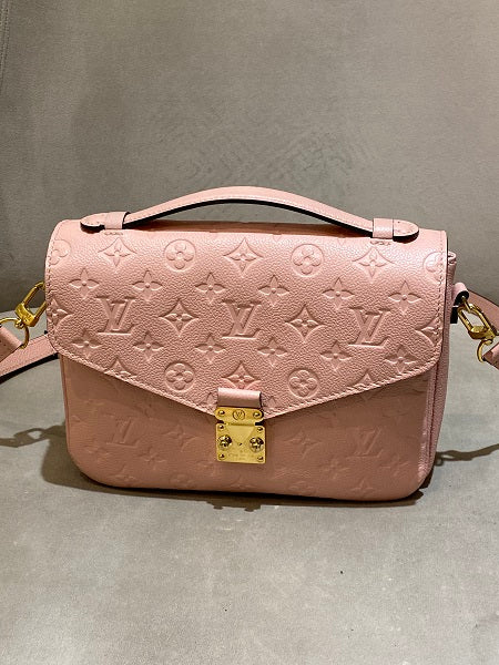 Louis Vuitton Pochette Metis Bag